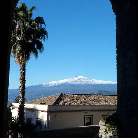 Relax House Nyaraló Giardini Naxos