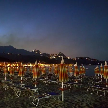 Relax House 別荘 *